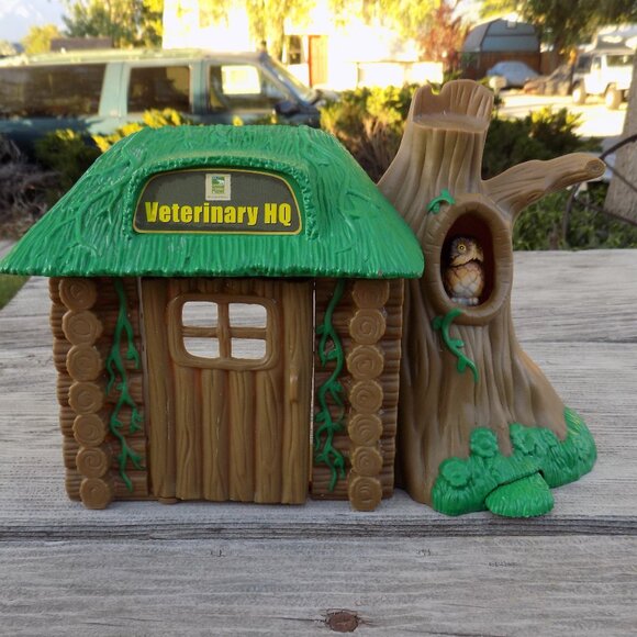 ANIMAL PLANET SAFARI  VETANARY HQ TOY  * - Picture 1 of 9